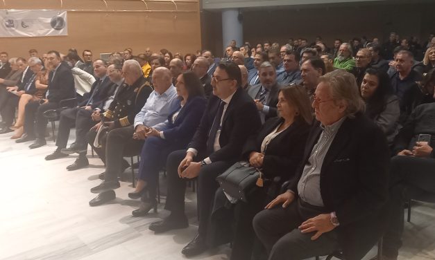 <strong>«Καλλιόπη Βέττα: Ο κλάδος των επαγγελματικών τουριστικών σκαφών χρειάζεται θεσμική στήριξη και υποδομές»</strong>