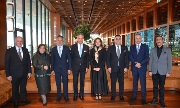 Η επίσκεψη της Όλ. Κεφαλογιάννη στην Κωνσταντινούπολη