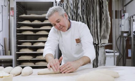 M.O.F. Bakery Chef Frederic Lalos είναι ένας από τους πιο γνωστούς Bakery chefs της Γαλλίας.