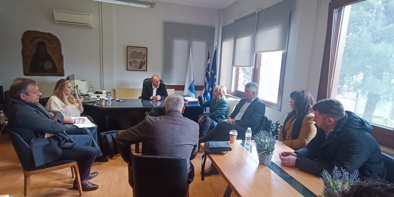 Συνάντηση του Δημάρχου Βαγγέλη Γερολιόλιου με την Έλενα Σώκου, συντονίστρια του Γραφείου του Πρωθυπουργού στη βόρεια Ελλάδα