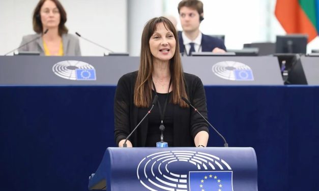 <strong>Έλενα Κουντουρά: Στους 5 πιο επιδραστικούς Έλληνες Ευρωβουλευτές – στους 20 κορυφαίους ευρωβουλευτές  της Ευρώπης για το έργο στις μεταφορές και τον τουρισμό, σύμφωνα με την έκθεση MEP</strong> <strong>Influence</strong> <strong>Index 2024 του ΕU</strong> <strong>Matrix.</strong>
