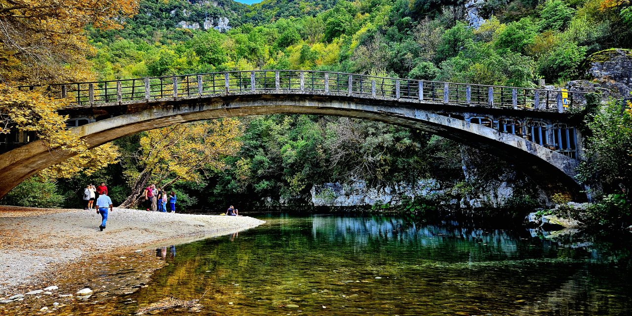 Ο δημοφιλής ταξιδιωτικός οδηγός Routard σε Ήπειρο και Θεσσαλία