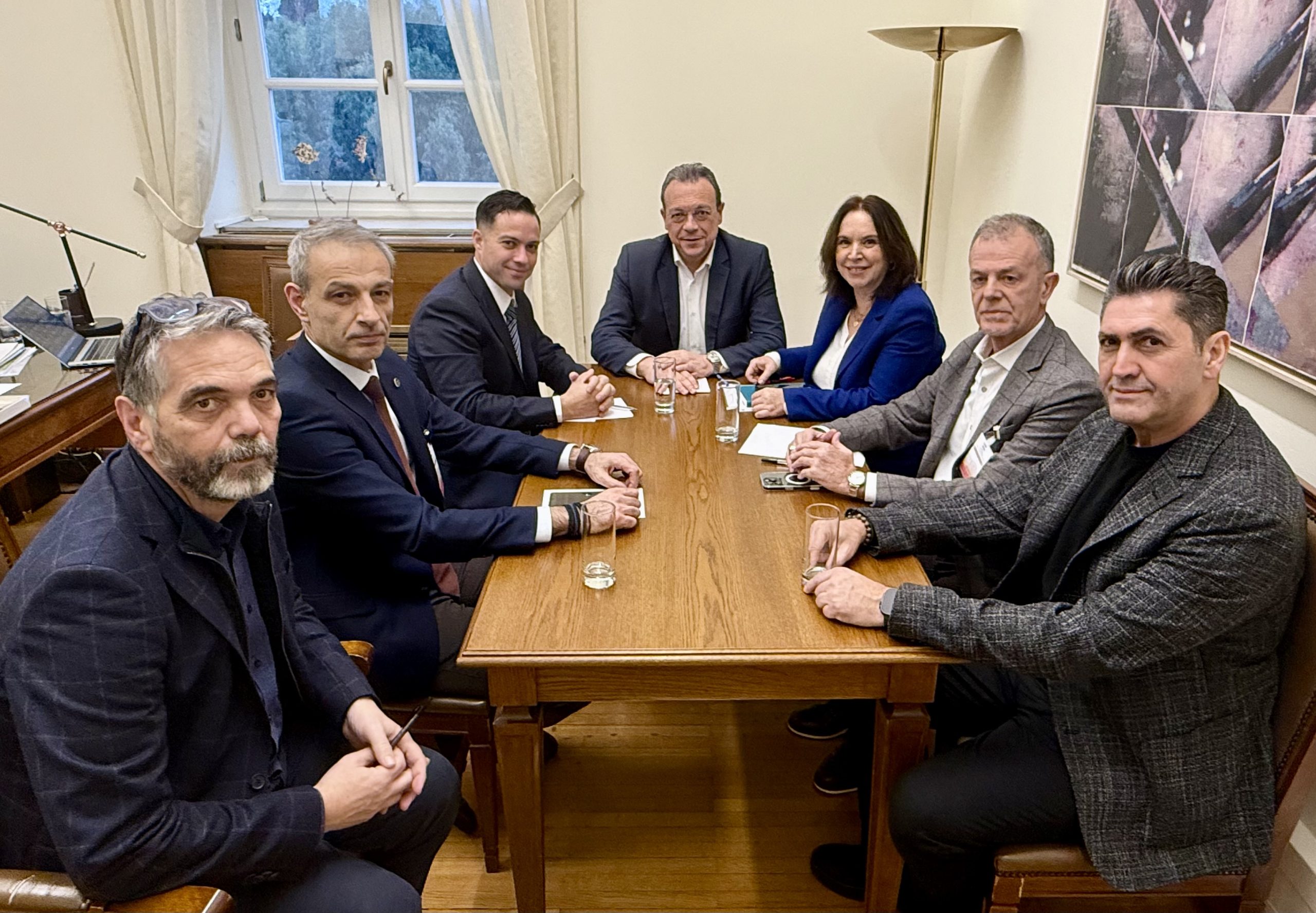 Συνάντηση Σωκράτη Φάμελλου και Καλλιόπης Βέττα με την Πανελλήνια Ομοσπονδία Ξενοδόχων.