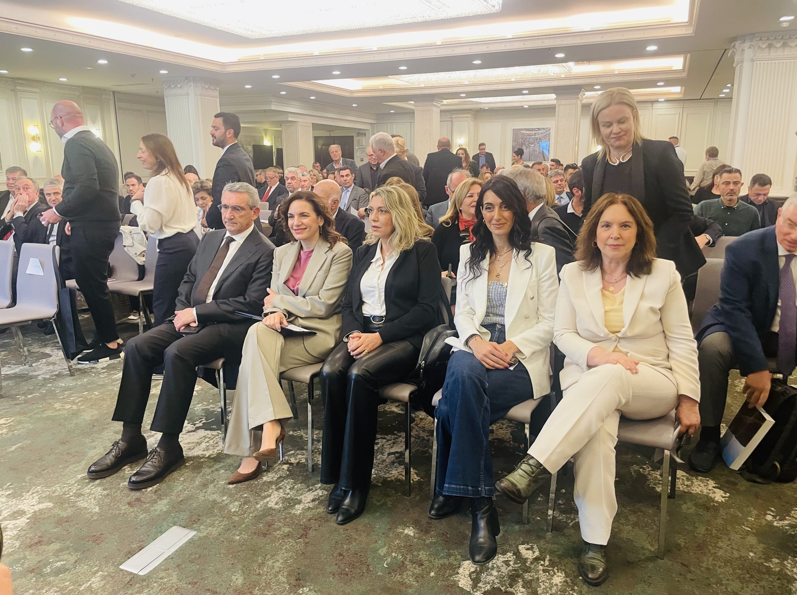 Καλλιόπη Βέττα: «Για την ανάπτυξη ενός βιώσιμου και ανθεκτικού τουρισμού χρειάζεται η πραγματική συνδρομή της Πολιτείας, με βασικό μέλημα την στήριξη των επαγγελματιών, των εργαζόμενων και των τοπικών κοινωνιών» – Χαιρετισμός στην ετήσια συνέλευση της Π.Ο.Ξ.