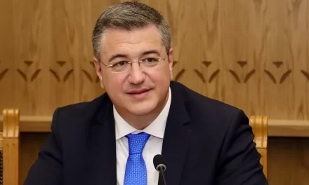 <strong>Επίσκεψη του Επιτρόπου Βιώσιμων Μεταφορών και Τουρισμού Απόστολου Τζιτζικώστα στη Ρόδο και το Καστελλόριζο για την Ημέρα της Ευρώπης</strong>