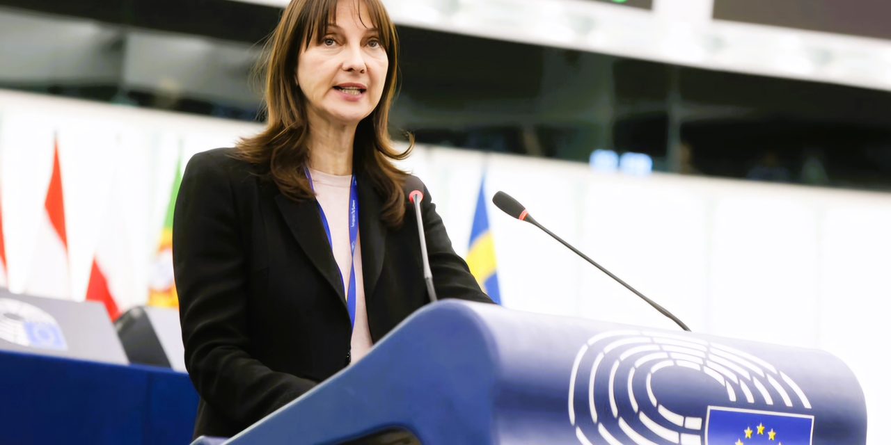 <strong>Έλενα Κουντουρά στην Ολομέλεια:Να ενισχυθούν οι χρηματοδοτήσεις της  Πολιτική Συνοχής στον προϋπολογισμό της ΕΕ 2028-2034  και να στηριχθούν μικρότερα νησιά και απομακρυσμένες περιοχές</strong>