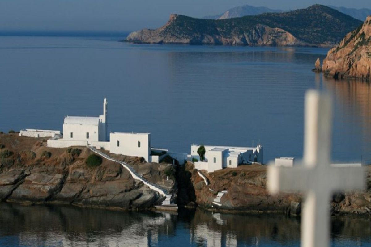 Aνοιξαν οι εγγραφές για το SiFNaThLoN για τρέξιμο και κολύμπι στην πανέμορφη Σίφνο