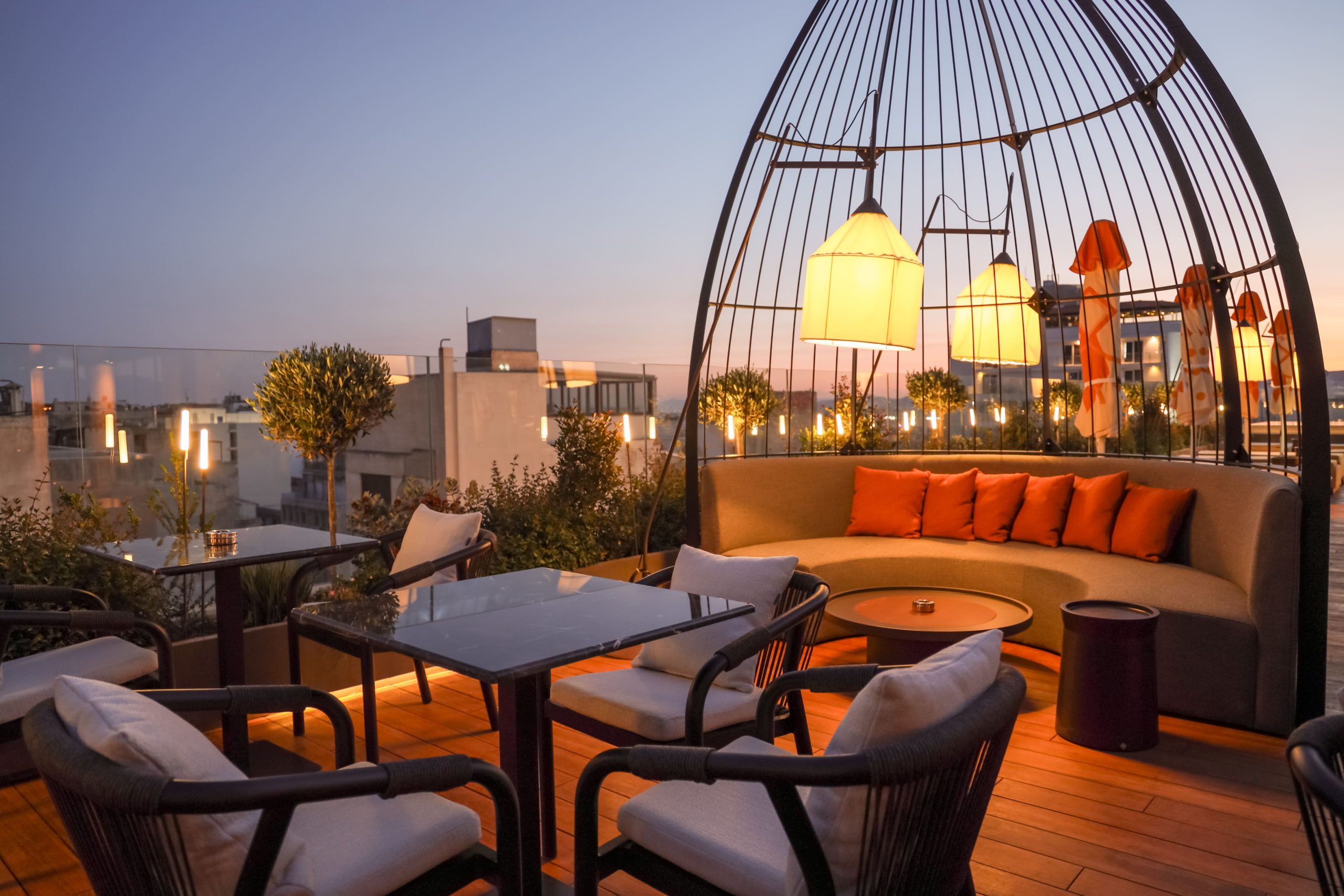 ΕΝΑΡΞΗ ΛΕΙΤΟΥΡΓΙΑΣ -Adia Aluma Athens Curio Collection by Hilton