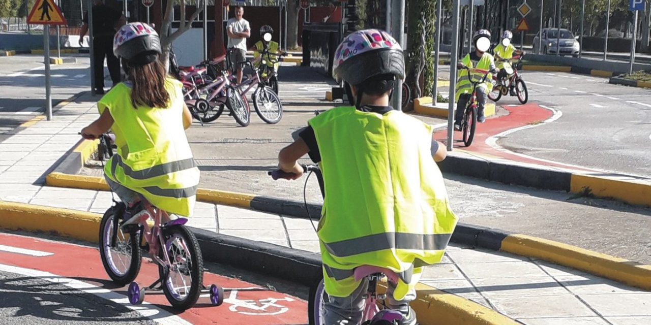 Βιωματική εκπαίδευση στη χρήση ποδηλάτου στο Πάρκο Κυκλοφοριακής Αγωγής Δήμου Θέρμης