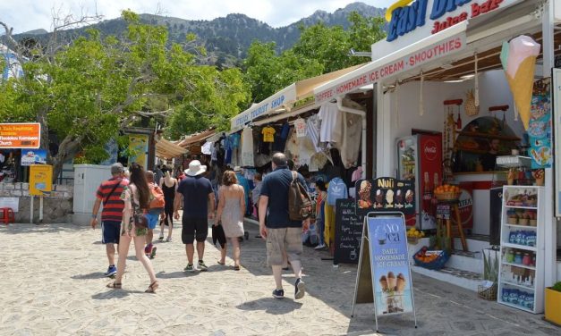 Τουρισμός για τις στατιστικές: Σφύζει από κόσμο η Κως, η αγορά όμως αναστενάζει…
