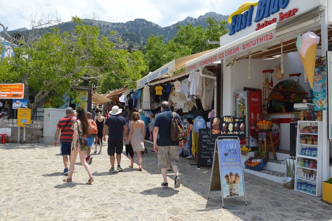 Τουρισμός για τις στατιστικές: Σφύζει από κόσμο η Κως, η αγορά όμως αναστενάζει…