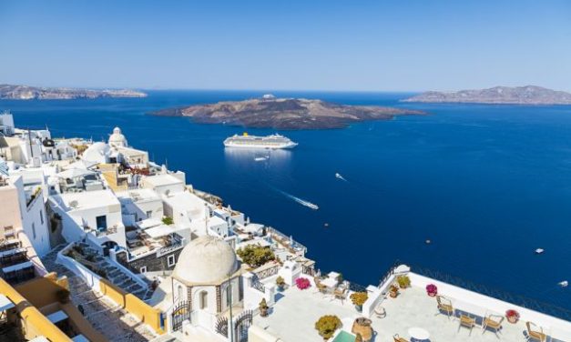 Τουρισμός: Άδεια δωμάτια σε Μύκονο και Σαντορίνη μέσα στον Αύγουστο