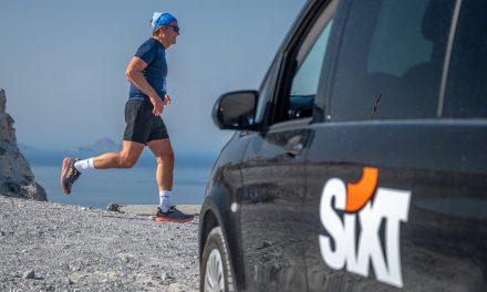 Η SIXT στηρίζει και οδηγεί στο Santorini Experience 2025