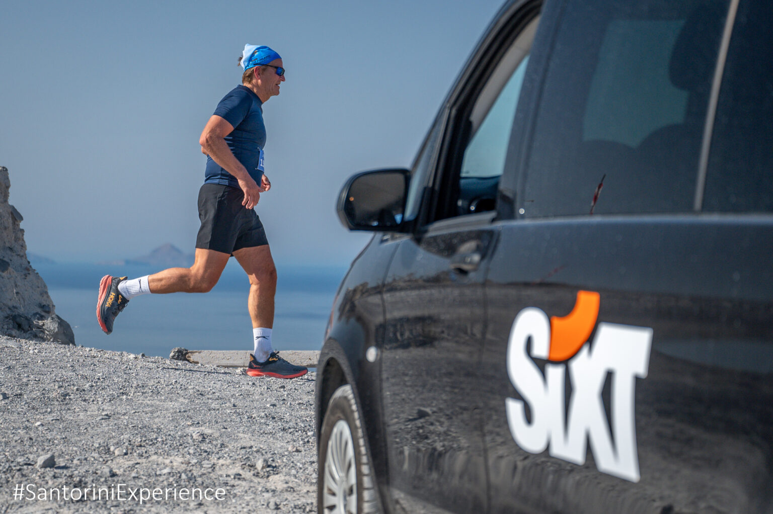 Η SIXT στηρίζει και οδηγεί στο Santorini Experience 2025