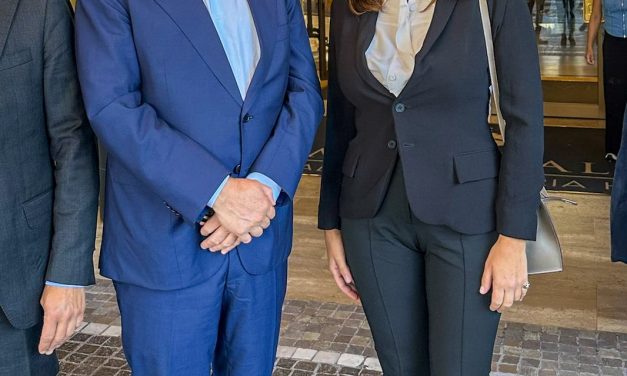 Συνάντηση Όλγας Κεφαλογιάννη με τον πρόεδρο της διεθνούς ξενοδοχειακής εταιρίας HΙLTON