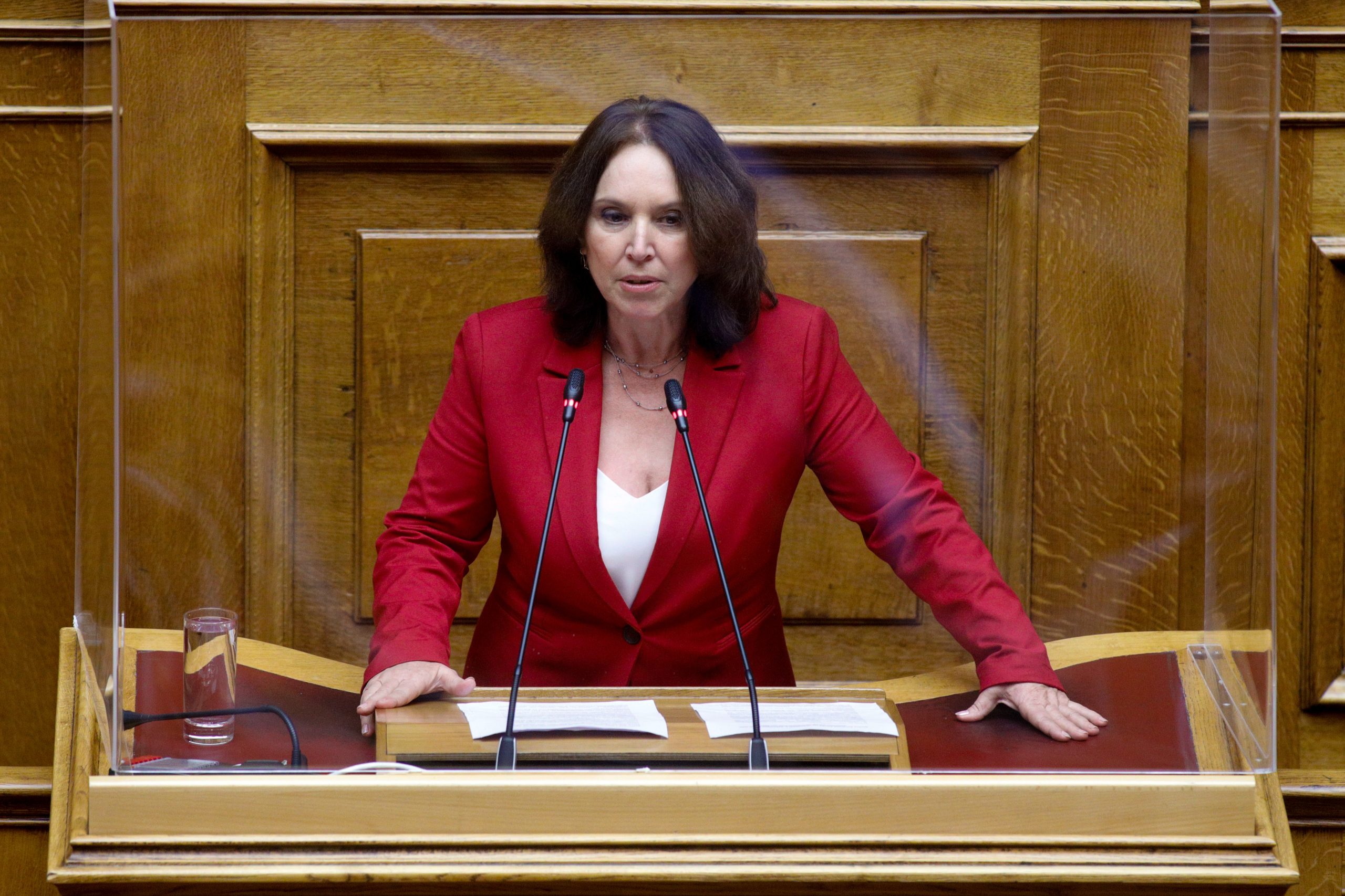 Καλλιόπη Βέττα: «Υποσχέσεις χωρίς αντίκρισμα από την κυβέρνηση.  Πάνω από δύο χρόνια καθυστέρηση στη λειτουργία του Γραφείου Ε.Ο.Τ. Μελβούρνης – Κλονισμένη η εμπιστοσύνη της Ομογένειας»