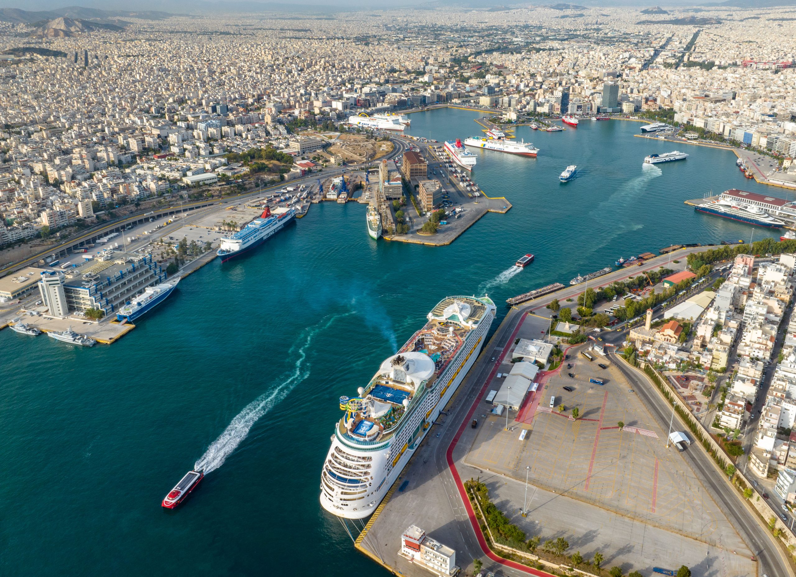 ΟΛΠ Α.Ε.: Υλοποίηση Νέου Προγράμματος Υποτροφιών για το ακαδημαϊκό έτος 2025-2026￼