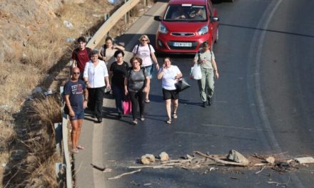 «ΜΙΑ ΠΙΣΩΠΛΑΤΗ ΜΑΧΑΙΡΙΑ ΣΤΟΝ ΤΟΥΡΙΣΜΟ ΤΗΣ ΚΡΗΤΗΣ»￼