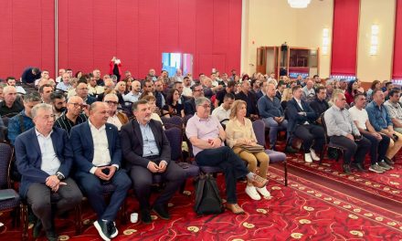 ΕΚΔΗΛΩΣΗ ΑΠΟΝΟΜΗΣ ΒΡΑΒΕΙΩΝ ΠΑΓΚΡΗΤΙΟΥ ΣΥΛΛΟΓΟΥ ΔΙΕΥΘΥΝΤΩΝ ΞΕΝΟΔΟΧΕΙΩΝ