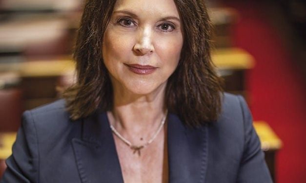 Καλλιόπη Βέττα: «Η Κυβέρνηση ξεπουλάει τα “ΞΕΝΙΑ – ΗΛΙΟΣ” και υπονομεύει τον δημόσιο χαρακτήρα της τουριστικής εκπαίδευσης»