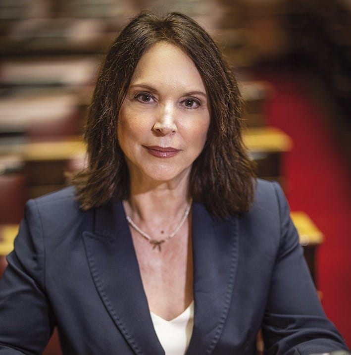 Καλλιόπη Βέττα: «Η Κυβέρνηση ξεπουλάει τα “ΞΕΝΙΑ – ΗΛΙΟΣ” και υπονομεύει τον δημόσιο χαρακτήρα της τουριστικής εκπαίδευσης»