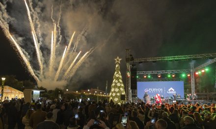 Μια λαμπερή βραδιά και ένας γιορτινός μήνας στη Μαρίνα Φλοίσβου  ￼