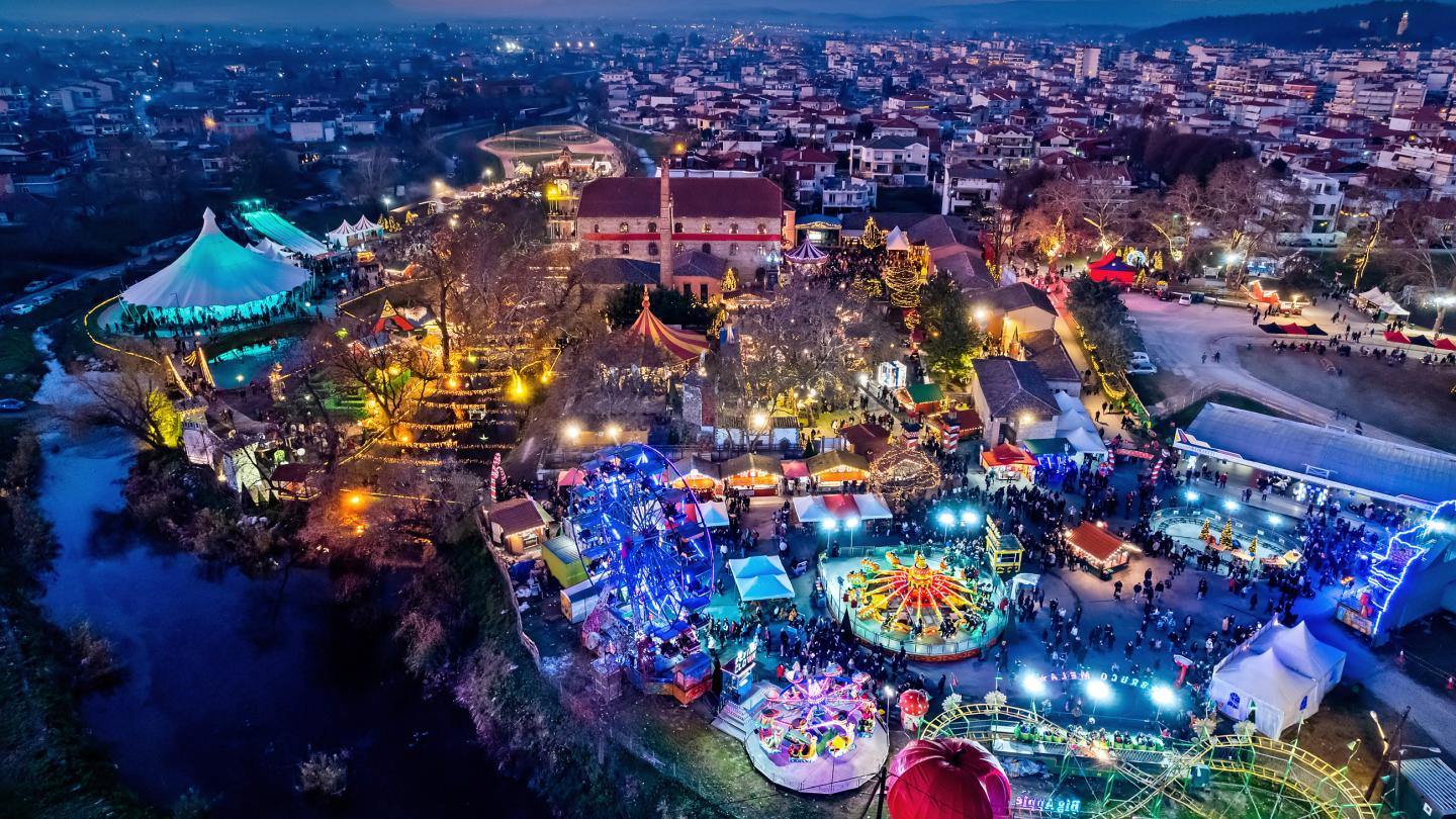 Τα Χριστουγεννιάτικα Πάρκα της Ελλάδας: Η μαγεία, η οικονομία και οι προκλήσεις της εορταστικής περιόδου