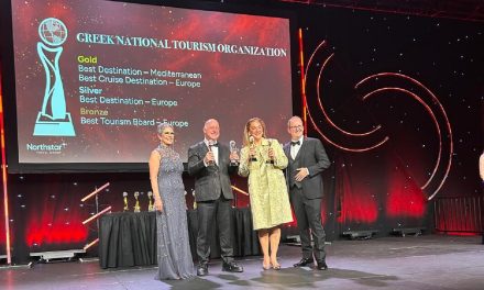 Travvy Awards 2025: Κορυφαίες διακρίσεις για Ελλάδα και ΕΟΤ στα «Όσκαρ» του αμερικανικού τουρισμού