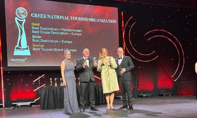 Travvy Awards 2025: Κορυφαίες διακρίσεις για Ελλάδα και ΕΟΤ στα «Όσκαρ» του αμερικανικού τουρισμού