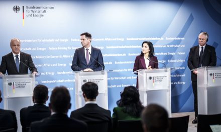 MSC CRUISES ΚΑΙ MEYER WERFT ΥΠΟΓΡΑΦΟΥΝ ΙΣΤΟΡΙΚΗ ΣΥΜΦΩΝΙΑ ΓΙΑ ΕΞΙ ΚΡΟΥΑΖΙΕΡΟΠΛΟΙΑ ΝΕΑΣ ΓΕΝΙΑΣ