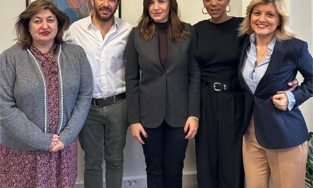 Επαφές της Υπουργού Τουρισμού στη Γαλλία με επίκεντρο τη στρατηγική συνεργασία στον τουρισμό￼