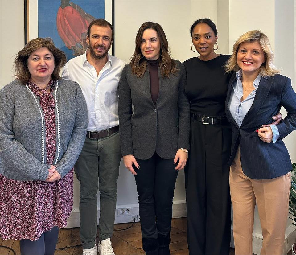 Επαφές της Υπουργού Τουρισμού στη Γαλλία με επίκεντρο τη στρατηγική συνεργασία στον τουρισμό￼