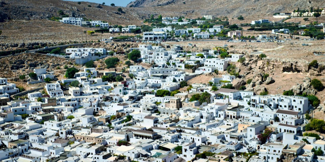 Κυκλάδες: Τα νησιά λένε όχι στις στρατηγικές επενδύσεις για τον τουρισμό.