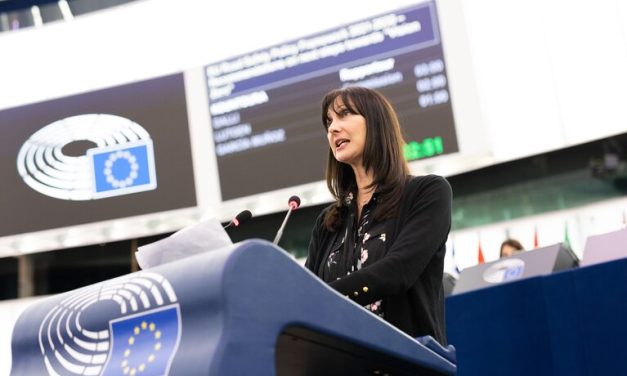 Κενό ευθύνης στην ασφάλεια των τρένων: η Έλενα Κουντουρά ζητά από την Κομισιόν ευρωπαϊκό μηχανισμό παρέμβασης για παραβιάσεις στα κράτη-μέλη  και ενεργό ρόλο του Ευρωπαϊκού Οργανισμού Σιδηροδρόμων