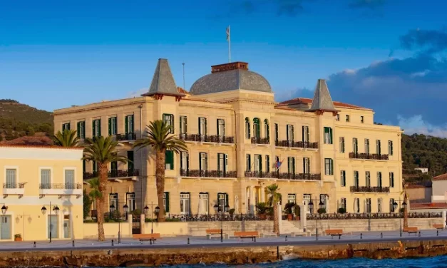 Το Poseidonion Grand Hotel υποδέχεται τη νέα σεζόν, ανανεώνοντας την εμπειρία φιλοξενίας στις Σπέτσες