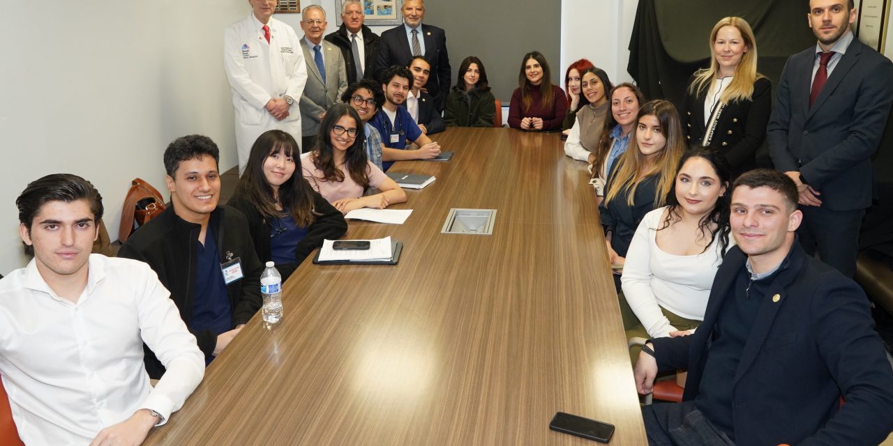 Επίσκεψη του Ιπποκρατικού Σχολείου στο Νοσοκομείο Mount Sinai και τοποθέτηση της Προτομής του Ιπποκράτη στη Νέα Υόρκη￼