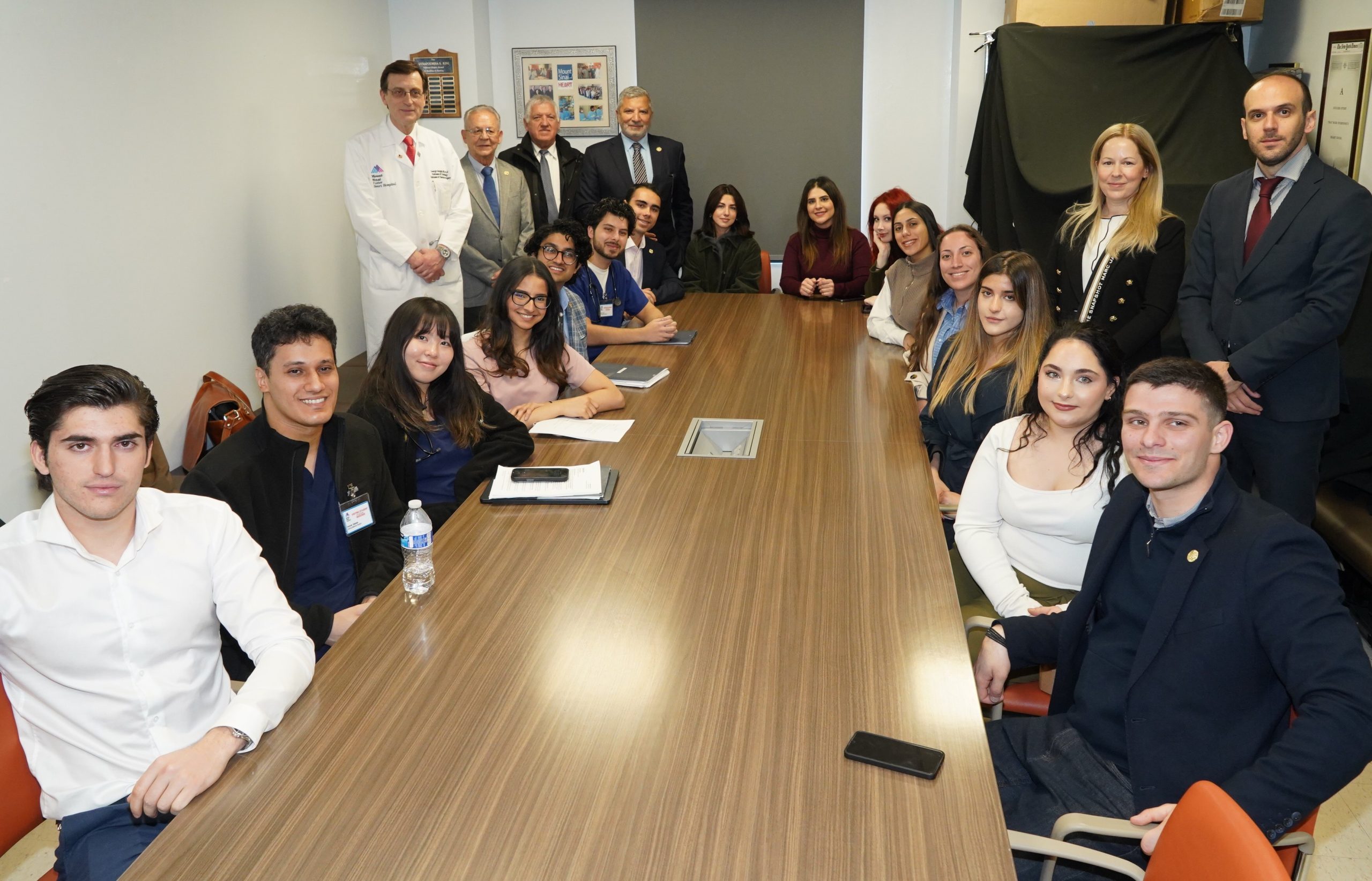 Επίσκεψη του Ιπποκρατικού Σχολείου στο Νοσοκομείο Mount Sinai και τοποθέτηση της Προτομής του Ιπποκράτη στη Νέα Υόρκη￼