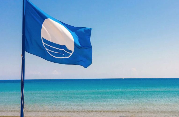 Η Ελλάδα παραμένει δεύτερη παγκοσμίως στις Γαλάζιες Σημαίες και το 2026