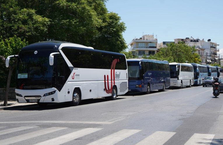 Κρήτη: Χειρόφρενο στα τουριστικά λεωφορεία